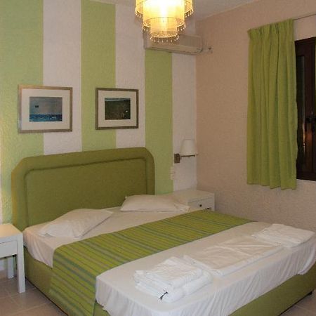 Perla Hotel アギア・ペラギア エクステリア 写真