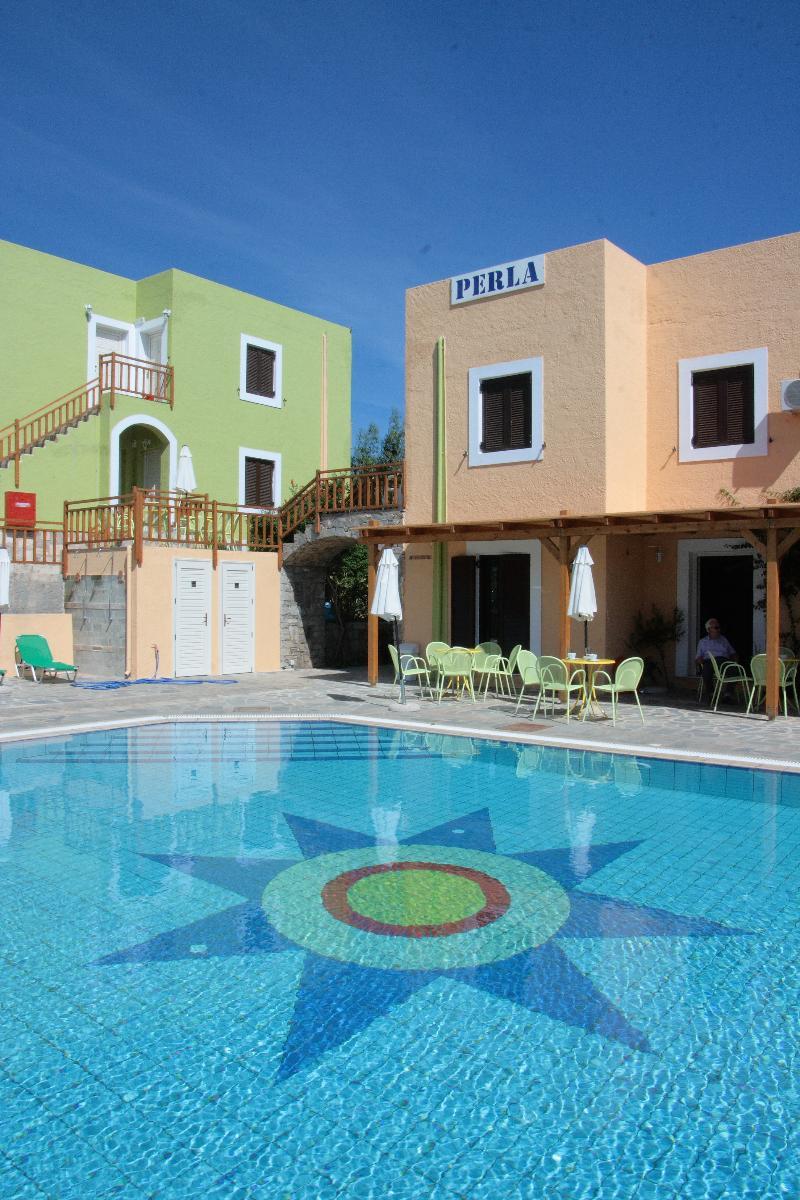 Perla Hotel アギア・ペラギア エクステリア 写真